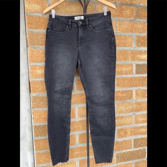 We the free skinny jeans size 28 curvy - Picture 2 of 12